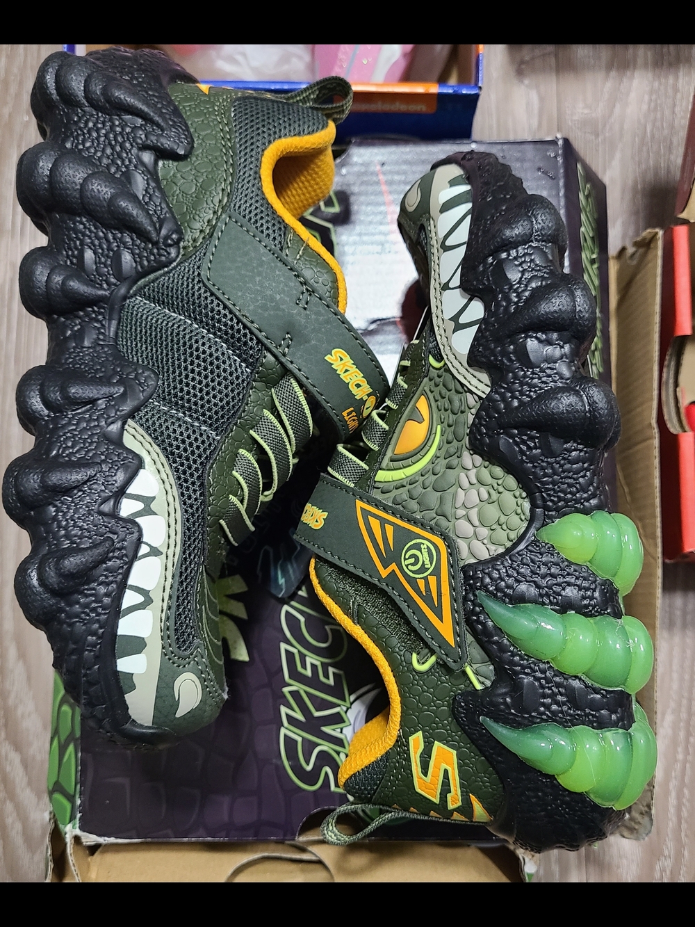 Skechers Kids Light Up Dinosaurs Sneakers 13C